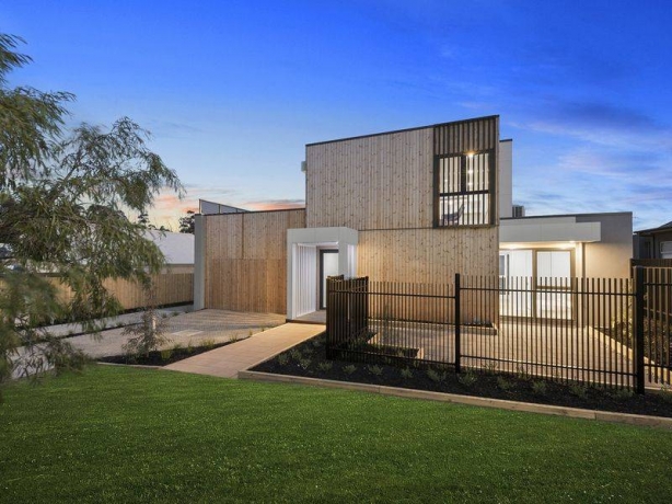 Choosing the Right UPVC Windows Manufacturer in Melbourne